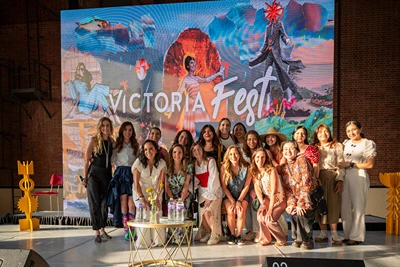 Emprendedoras felices en el evento Victoria Fest